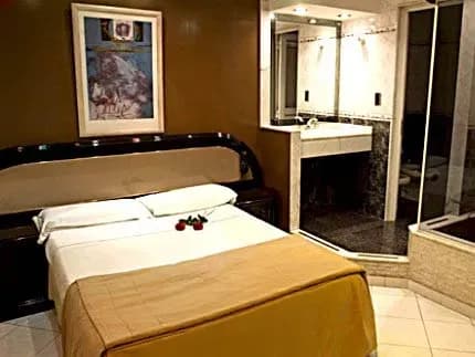 Hotel Karens